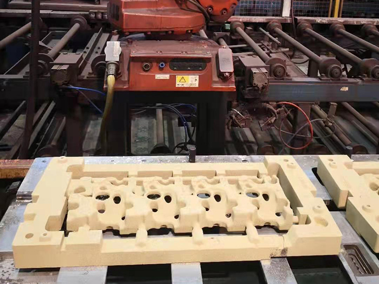 Sintered ceramic sand for foundry with cold core box